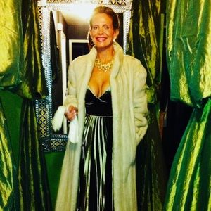 Every classy woman deserves 1 quality Mink !